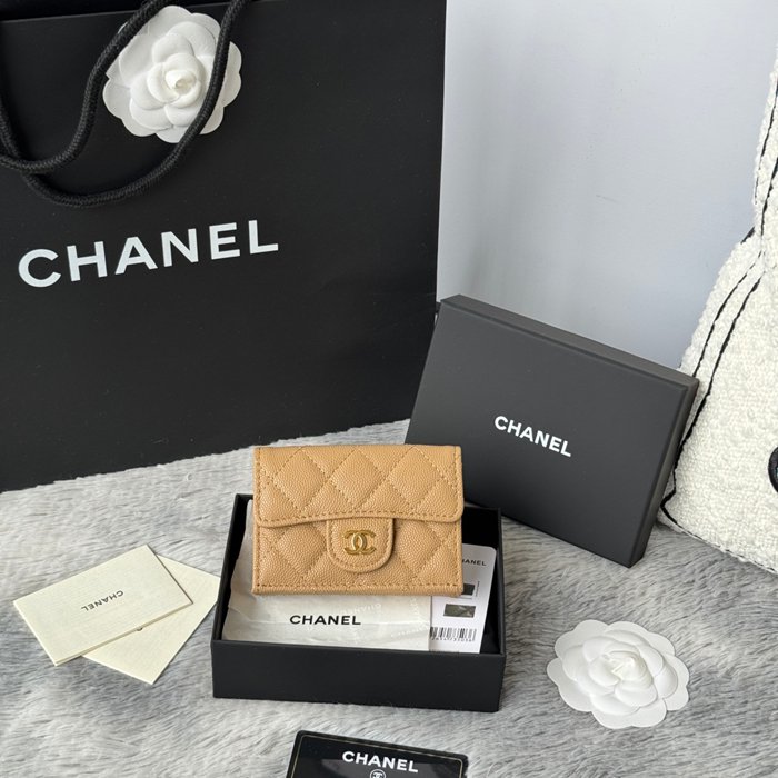 CHANEL 三つ折りカードケース カーフレザー レディース 10.5×7.5×3cm