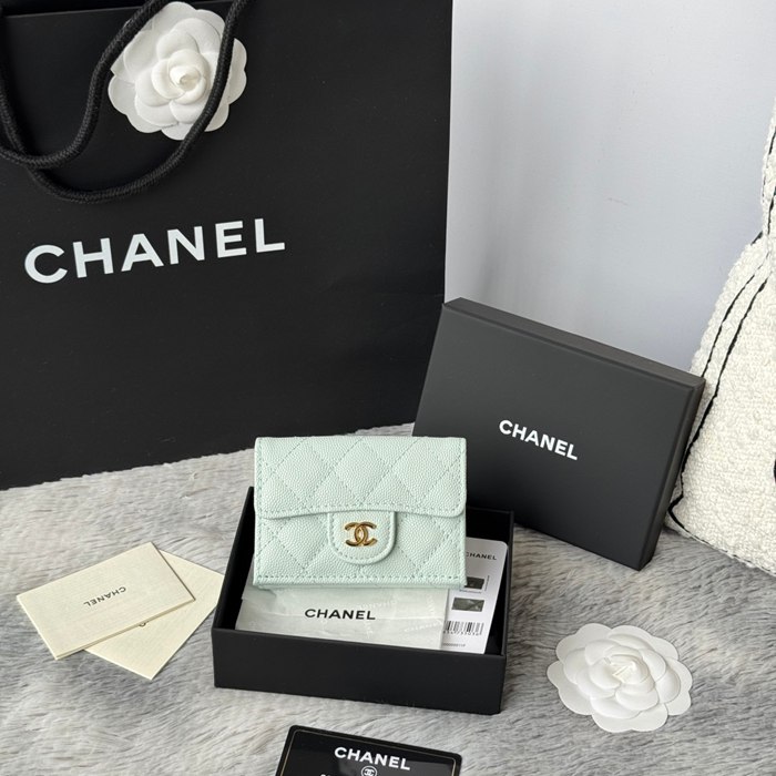 CHANEL 三つ折りカードケース カーフレザー レディース 10.5×7.5×3cm