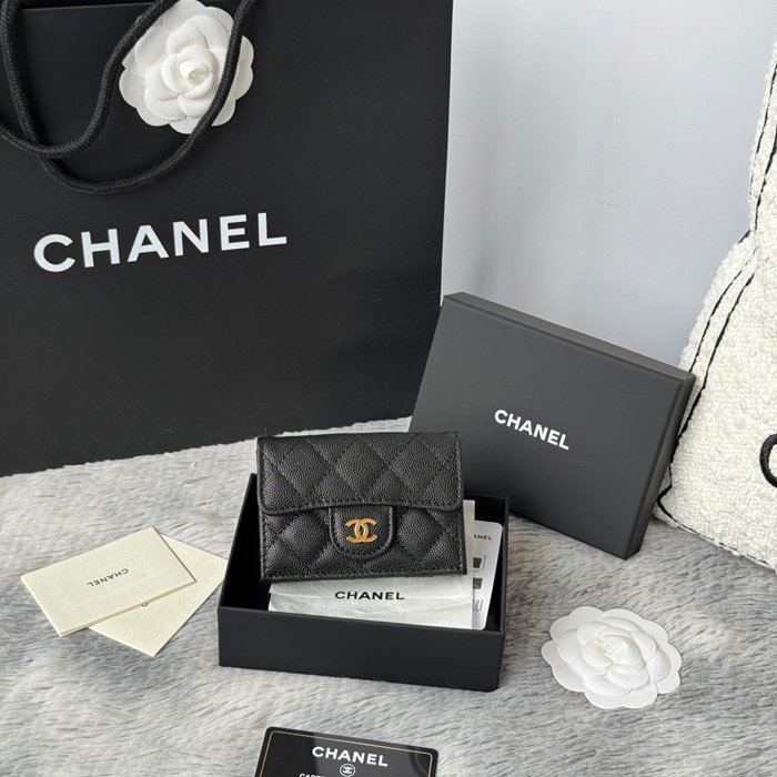 CHANEL 三つ折りカードケース カーフレザー レディース 10.5×7.5×3cm