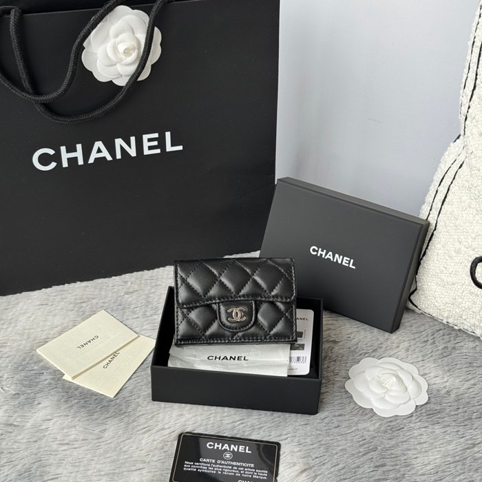 CHANEL 三つ折りカードケース ラムスキン レディース 10.5×7.5×3cm