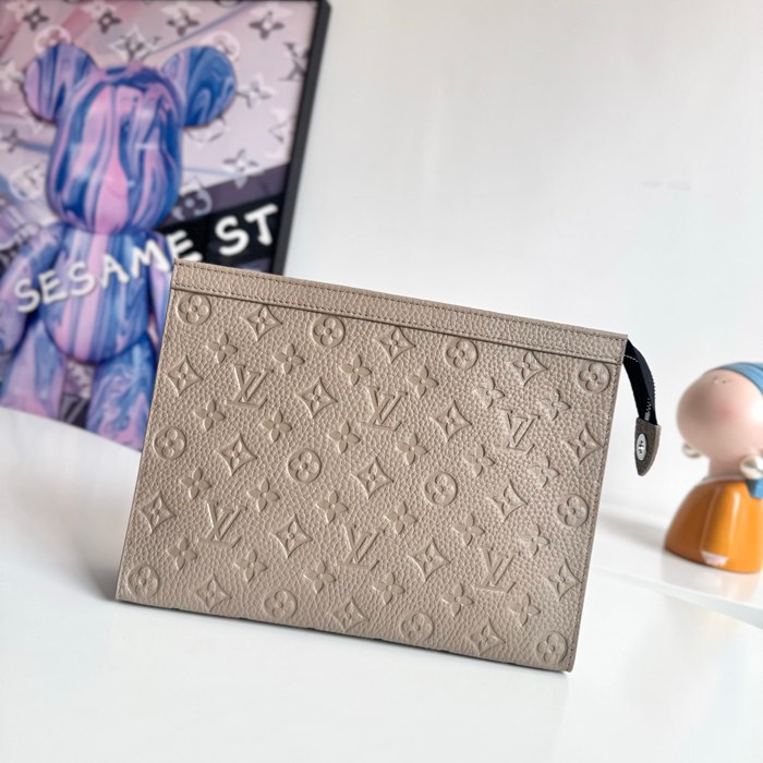 LOUIS VUITTON ポシェット ボヤージュ タイガレザー メンズ 26×20×5cm