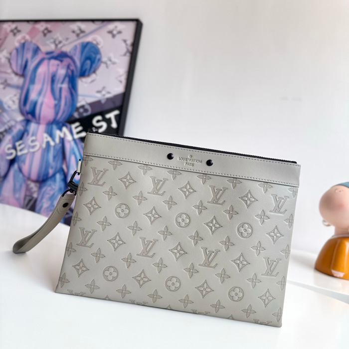 LOUIS VUITTON ポシェット トゥーゴー モノグラム シャドウ レザー メンズ 30×21×1cm