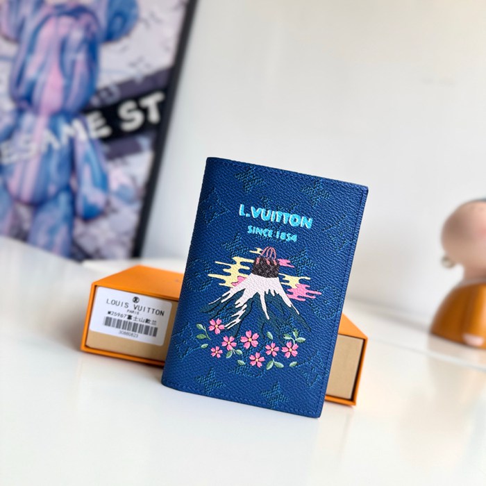 LOUIS VUITTON パスポートケース モノグラム キャンバス メンズ 14×10×2.5cm