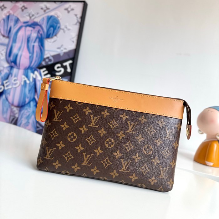 LOUIS VUITTON ポシェット ボヤージュ スープル モノグラム キャンバス メンズ 30×21×7.5cm
