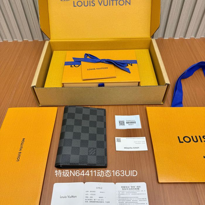 LOUIS VUITTON パスポートケース モノグラム キャンバス メンズ 10×14×2.5cm