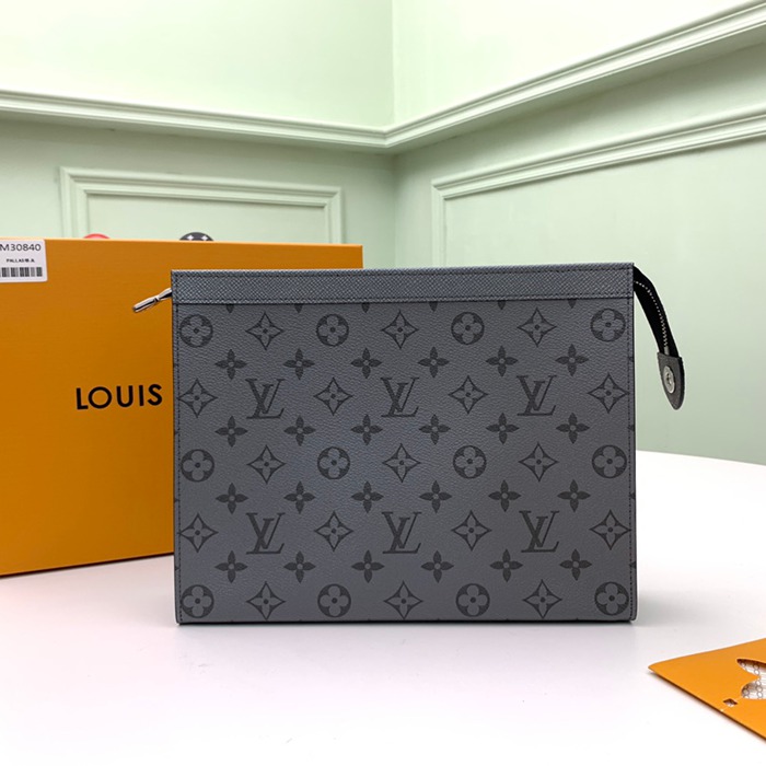 LOUIS VUITTON ポシェット ボヤージュ タイガ×モノグラム メンズ 27×21×6cm
