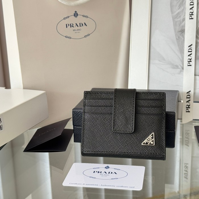 PRADA 二つ折りカードケース ディアスキンレザー メンズ 10×8cm