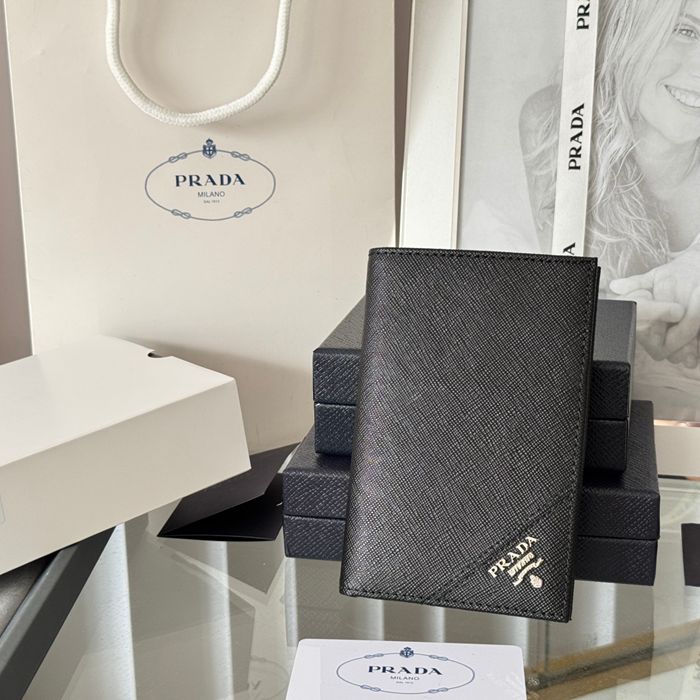 PRADA パスポートケース サフィアーノレザー ユニセックス 9.5×14cm