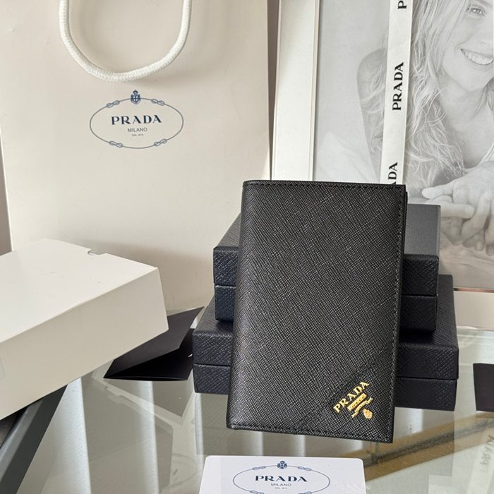 PRADA パスポートケース サフィアーノレザー ユニセックス 9.5×14cm