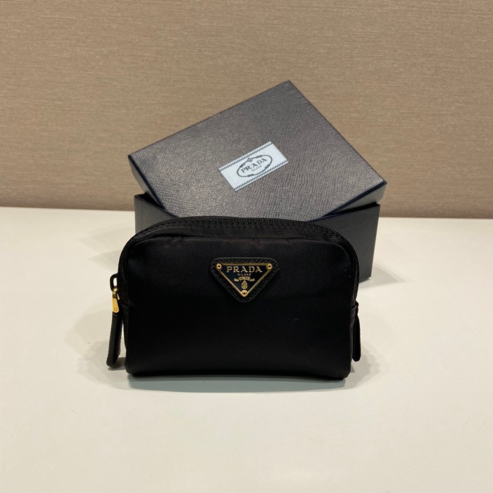 PRADA ミニクラッチ リサイクルナイロン ユニセックス 12×8×3.5cm