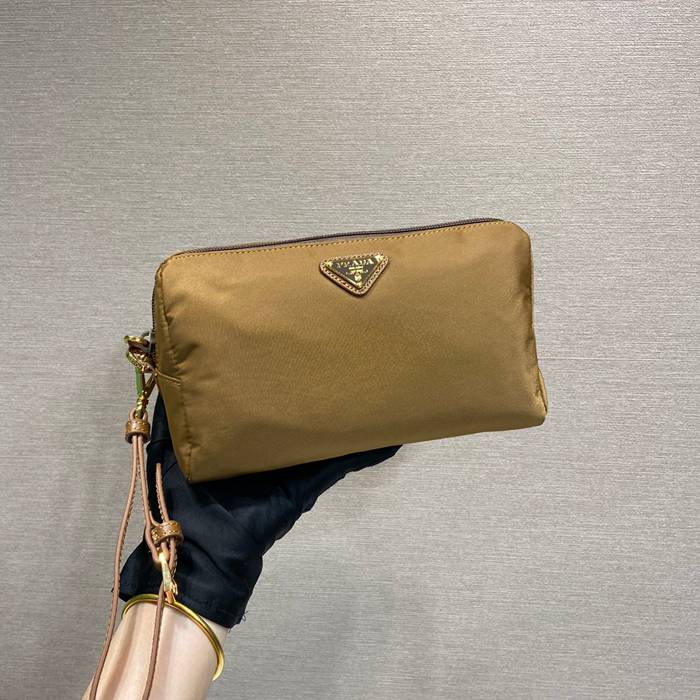 PRADA クラッチバッグ リサイクルナイロン ユニセックス 20×11.5×9cm