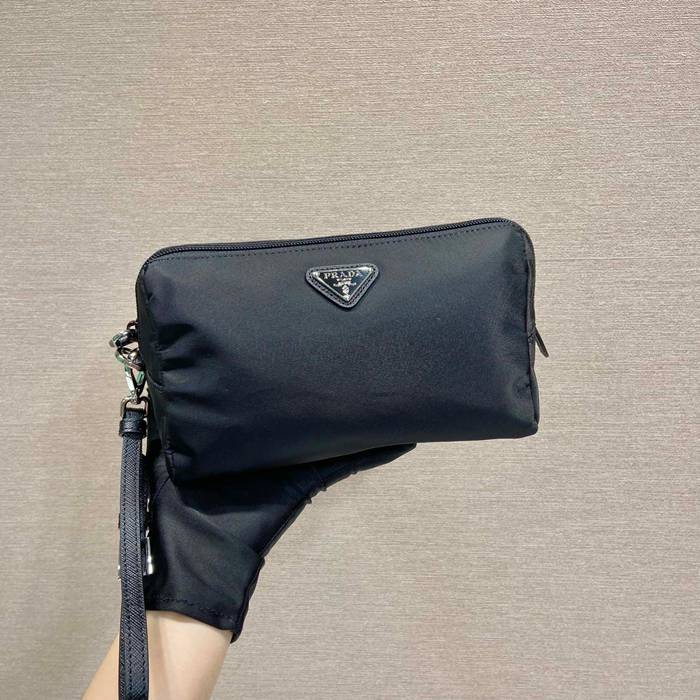 PRADA クラッチバッグ リサイクルナイロン ユニセックス 20×11.5×9cm