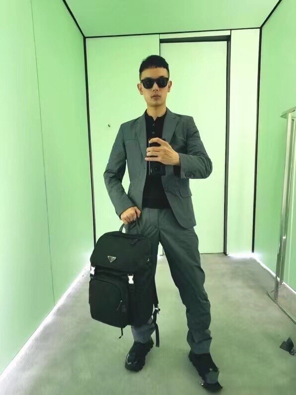 プラダ スタイル リュック 2VZ135 サイズ：27×45×17cm