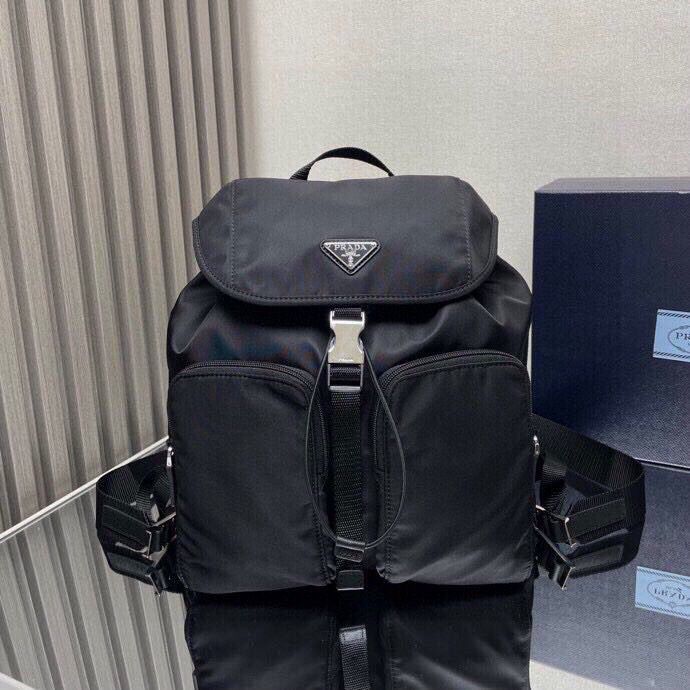 プラダ スタイル リュック 1BZ070 サイズ：30×32×16cm