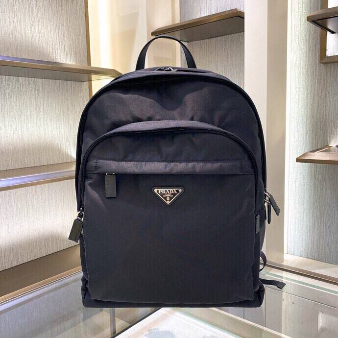 プラダ スタイル リュック 2VZ048 サイズ：31×20×43.5cm