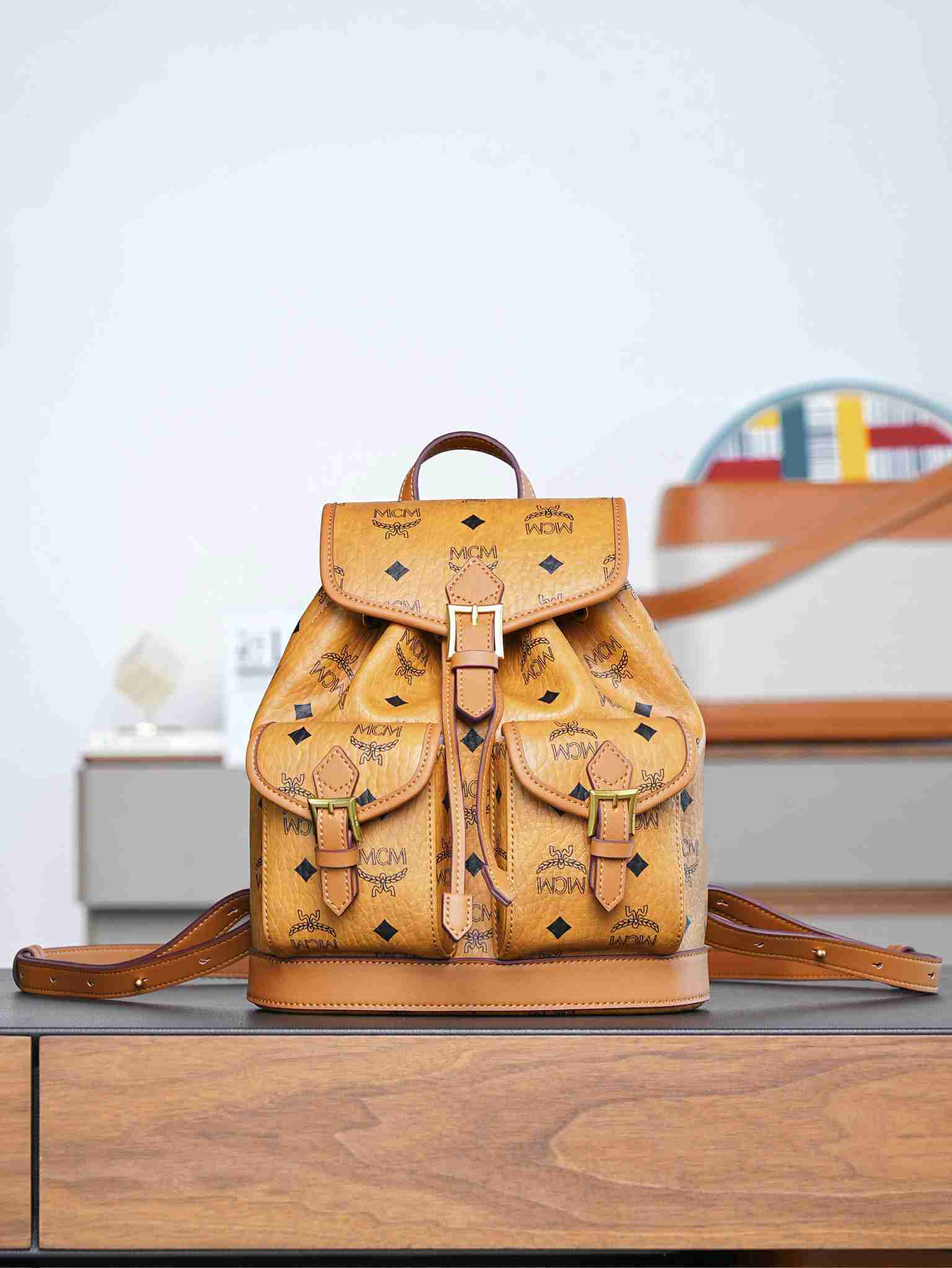 MCM スタイル アレン ドローストリング ミニ リュック コニャック サイズ：25×11×23cm