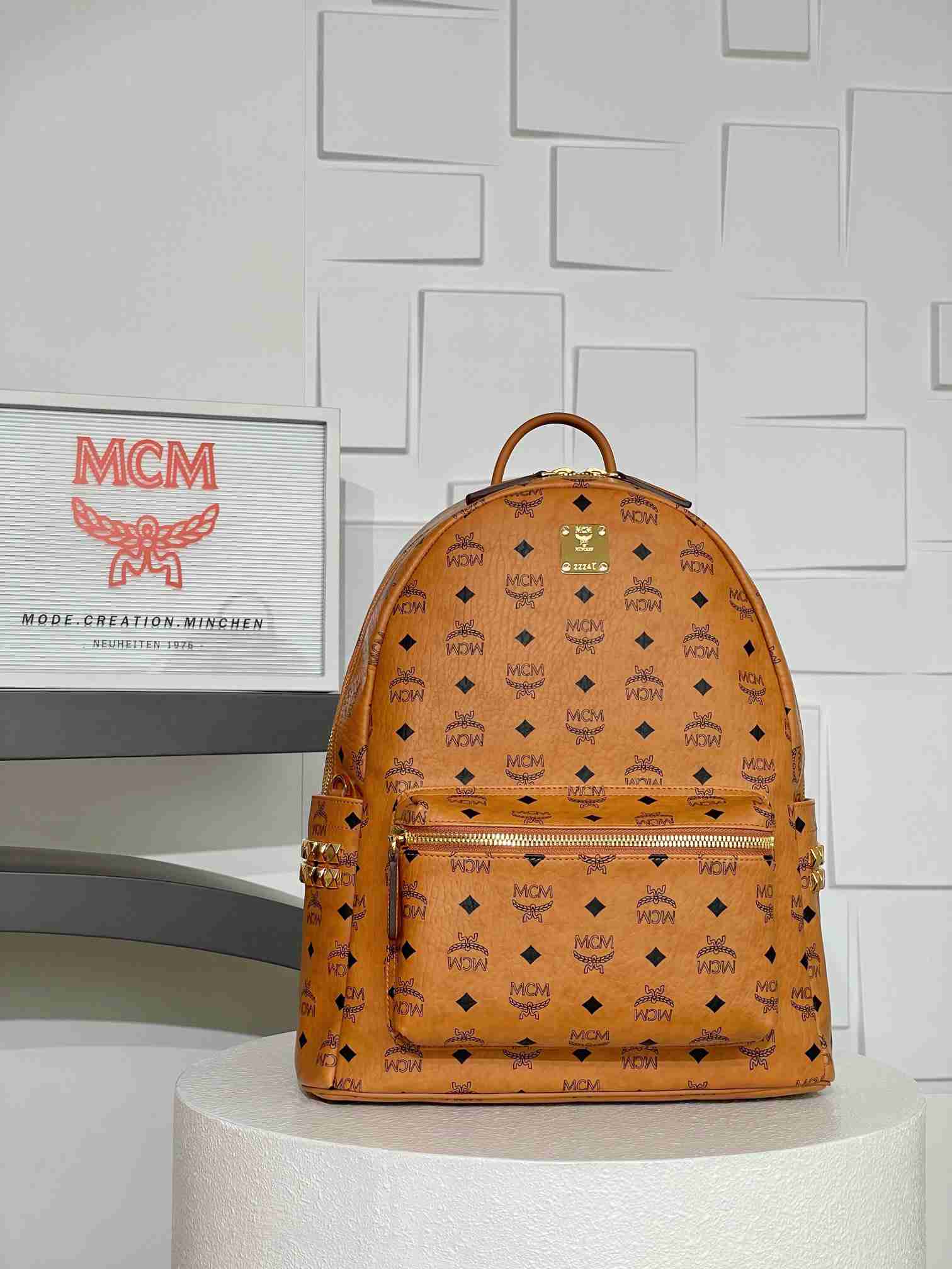 MCM スタイル ビゼトス スターク ミディアム リュック ナッパレザー コニャック サイズ：41×15.5×33.5cm