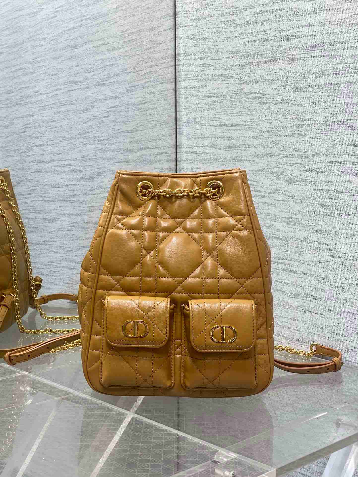 ディオール スタイル カロ マルチキャリー ラージ リュック サイズ：20×25×10.5cm