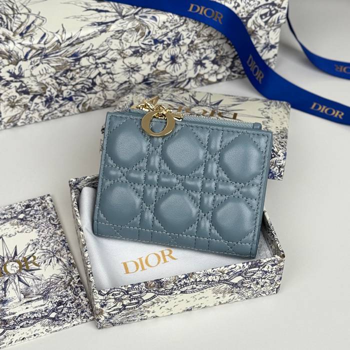 DIOR S6037UBHZ カロ?ダリア 長財布 藤編みラム革 サイズ:11.5x9cm