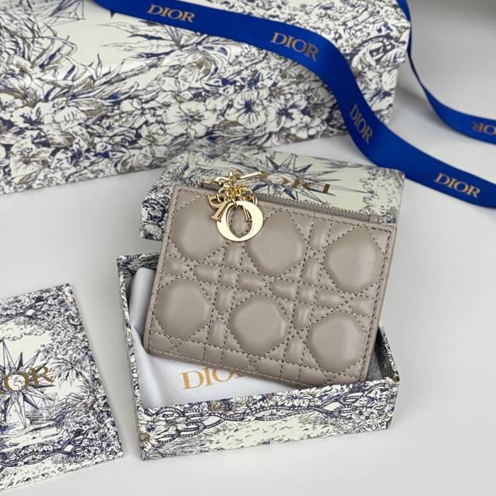 DIOR S6037UBHZ カロ?ダリア 長財布 藤編みラム革 サイズ:11.5x9cm