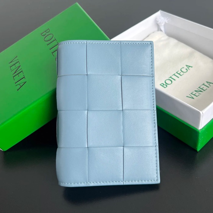 BOTTEGA VENETA BV 777046 カセット パスポートケース 編み羊皮 13.6x10.5cm サイズ:13.6x10.5cm
