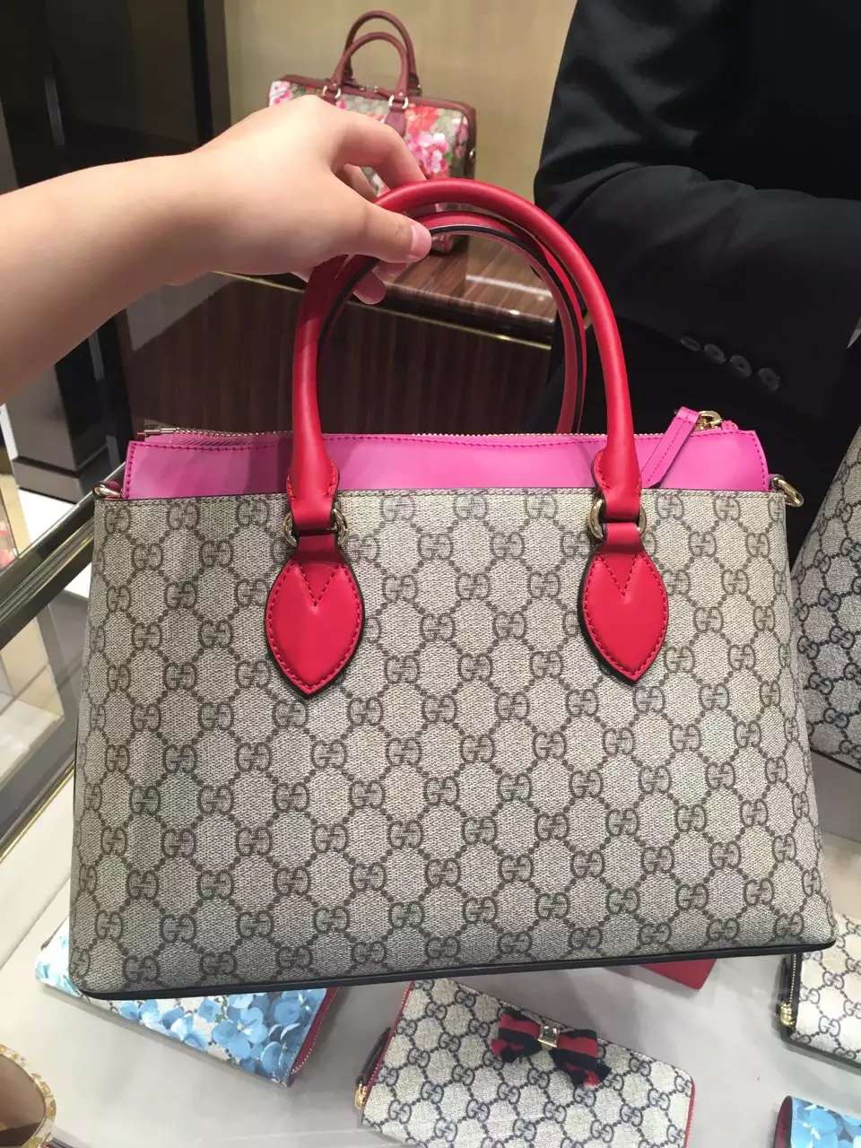 Authentic Gucci GG Supreme Tote Handle Tote Bag 409533 Pink