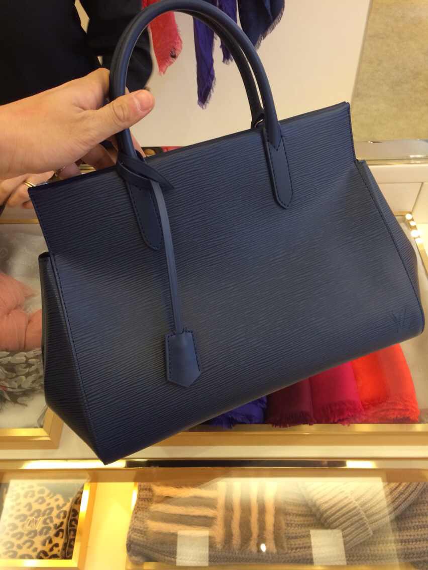 Authentic Louis Vuitton Epi Marly MM Bag M94616 Indigo
