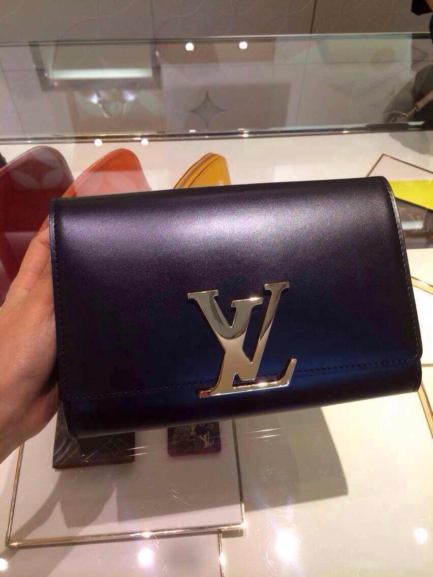 Authentic Louis Vuitton Louise Clutch M90083 Noir